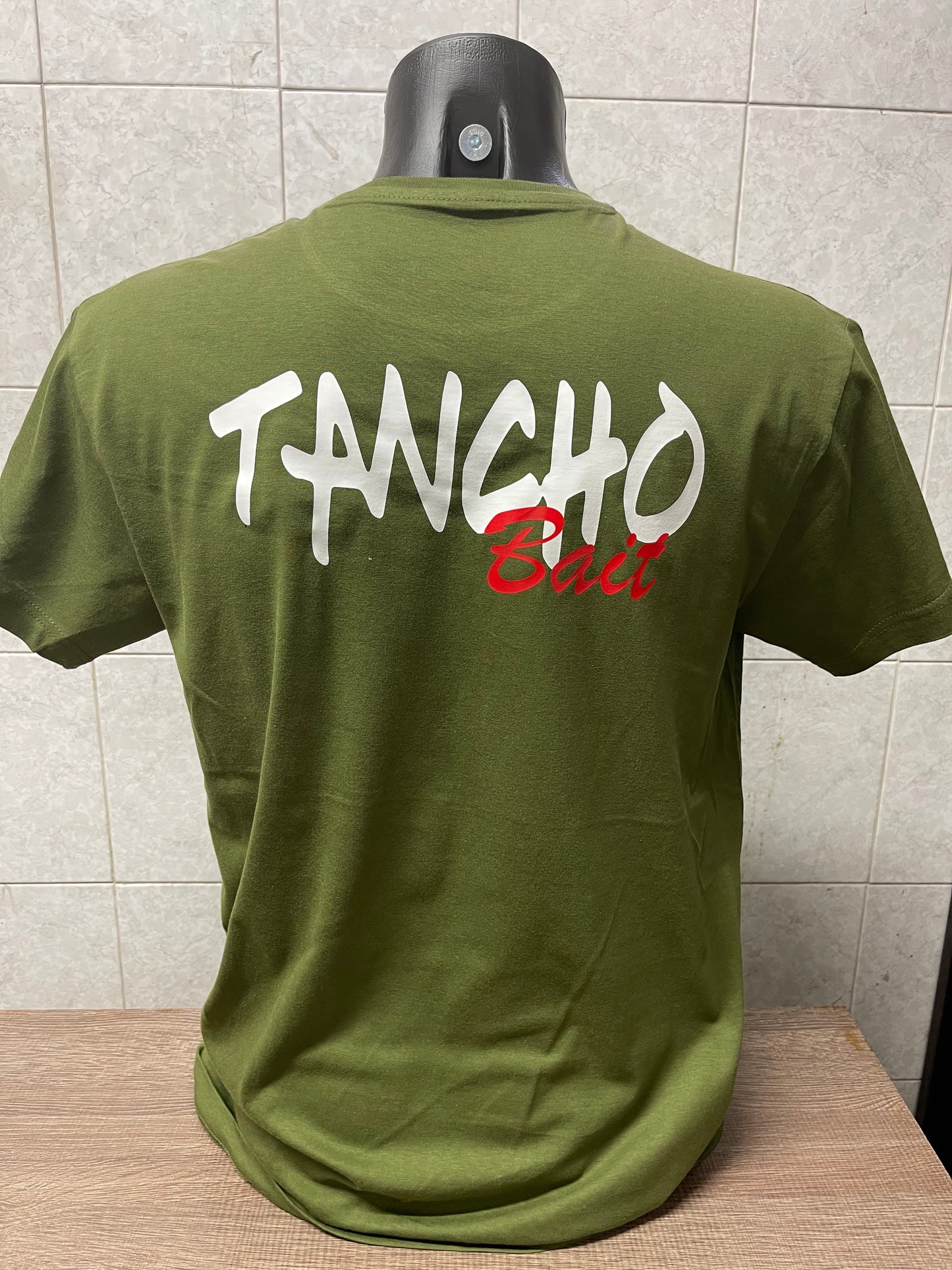 T-Shirt Verde Camo – Comfort e Stile per il Pescatore | Tancho Shop