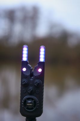 GIZMO2 BITE ALARMS SET 3 + 1 + BIVVY LAMP