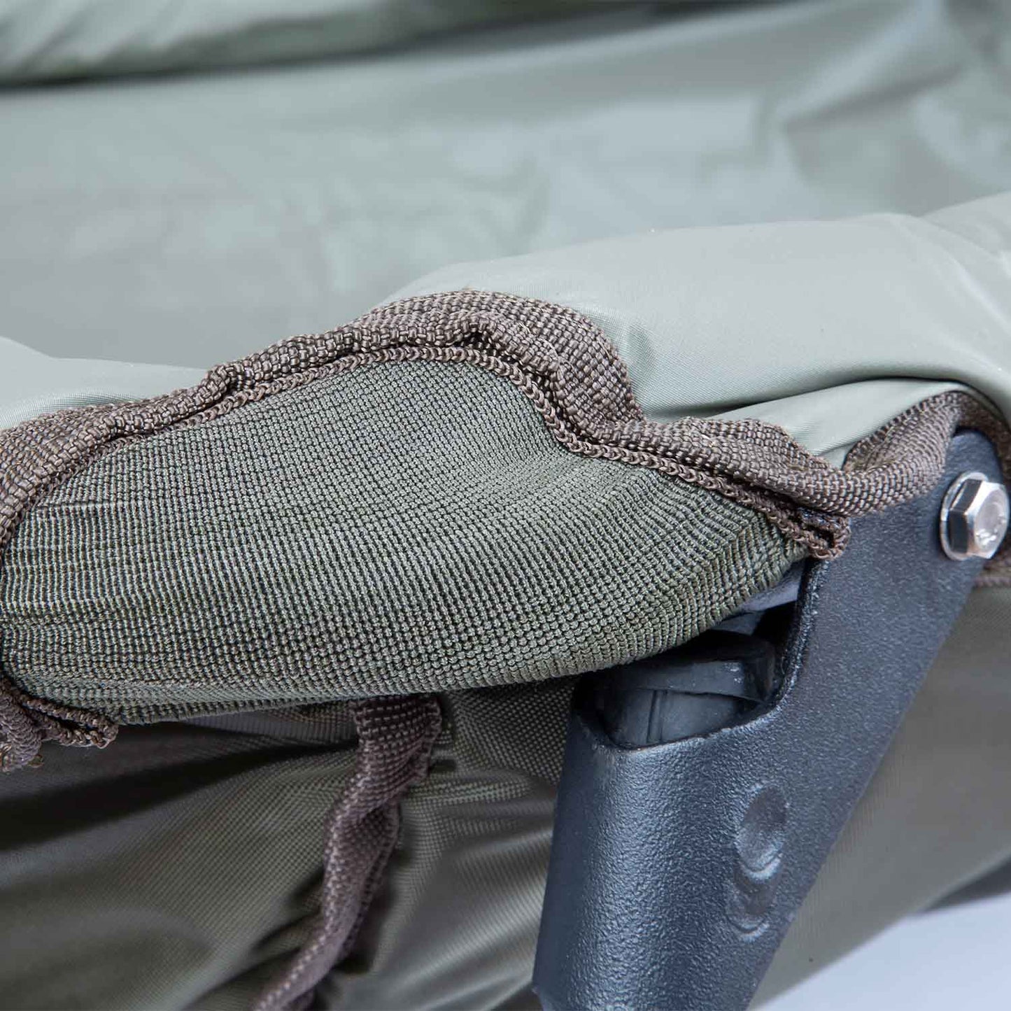 CULLA CON CORNICE BANK-TEK
