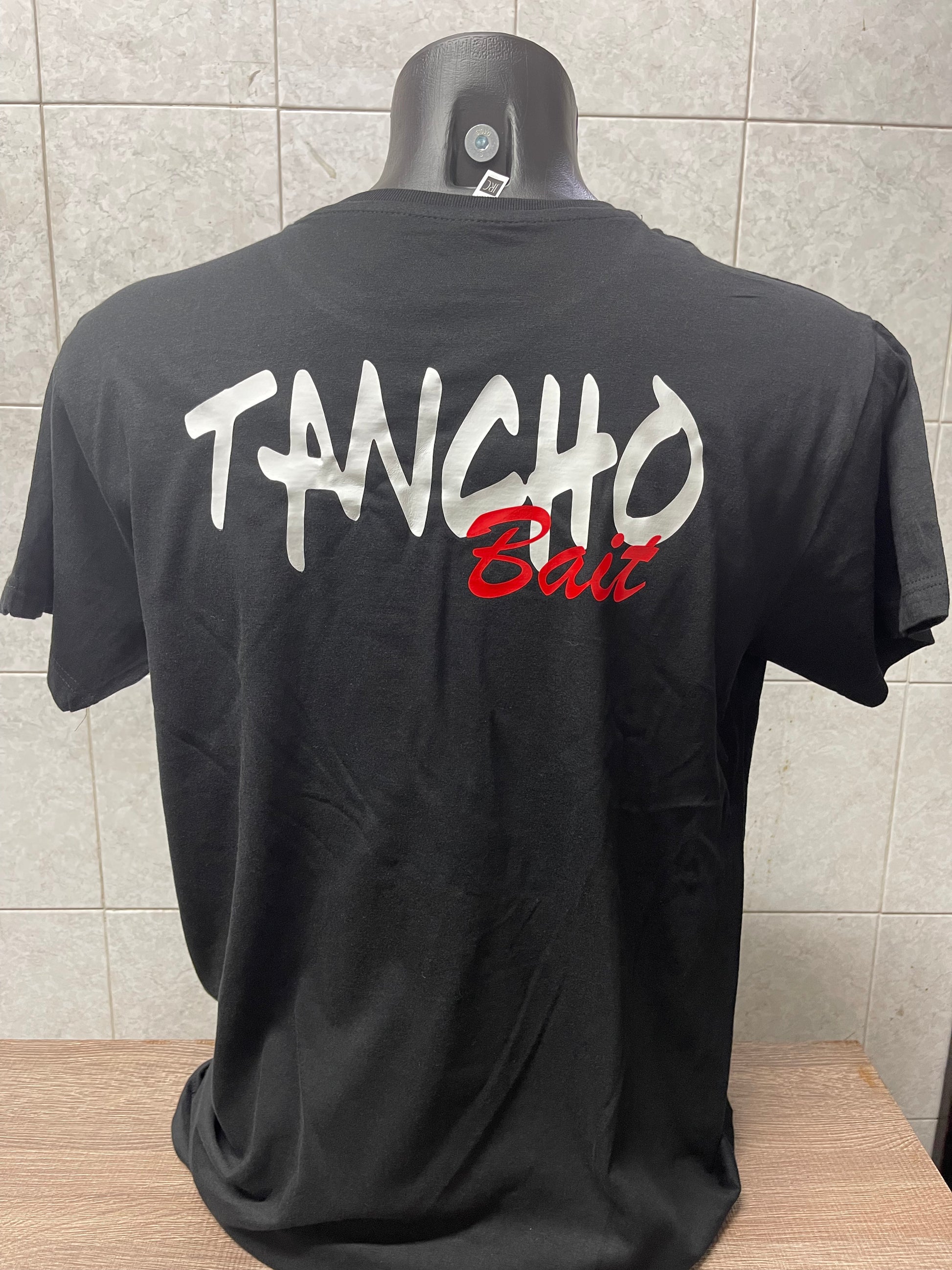 T-Shirt Nera Classic – Abbigliamento da Pesca Tecnico | Tancho Shop
